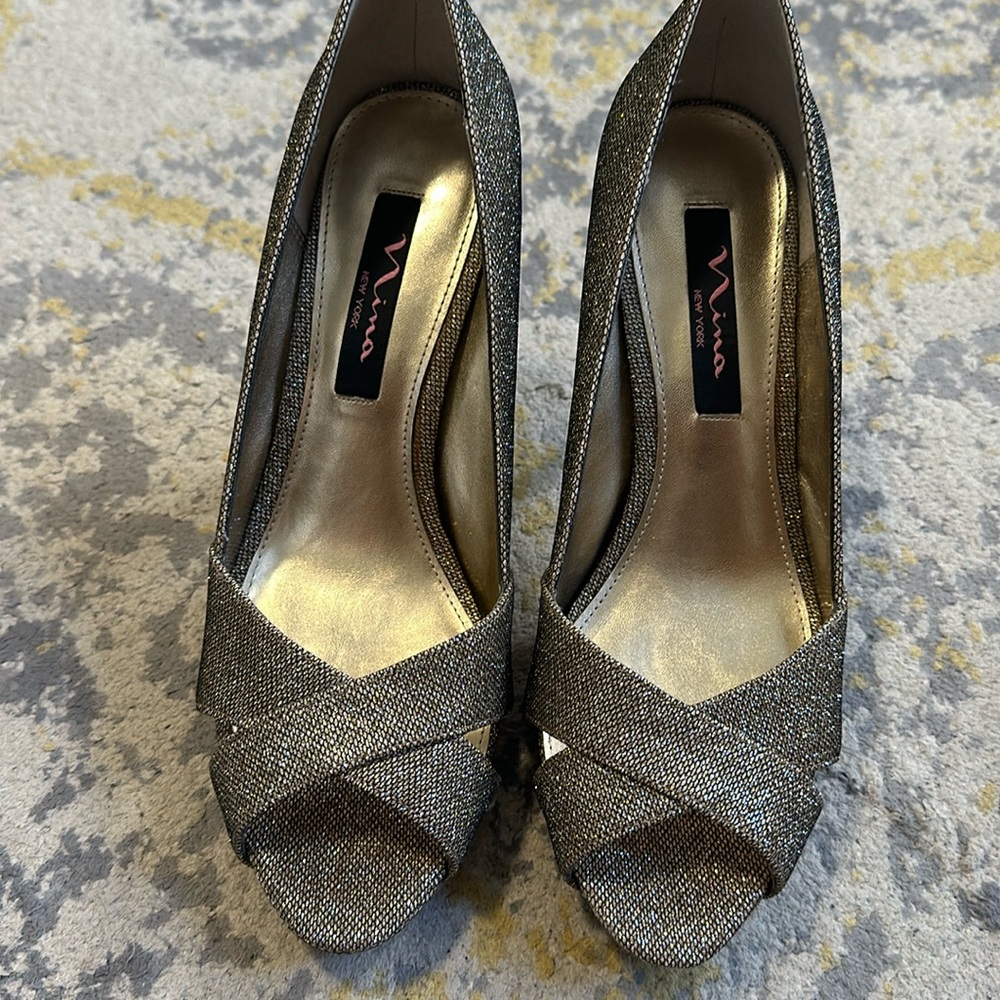 Metallic copper heels